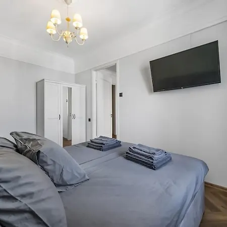 דירה Cozy In The Center